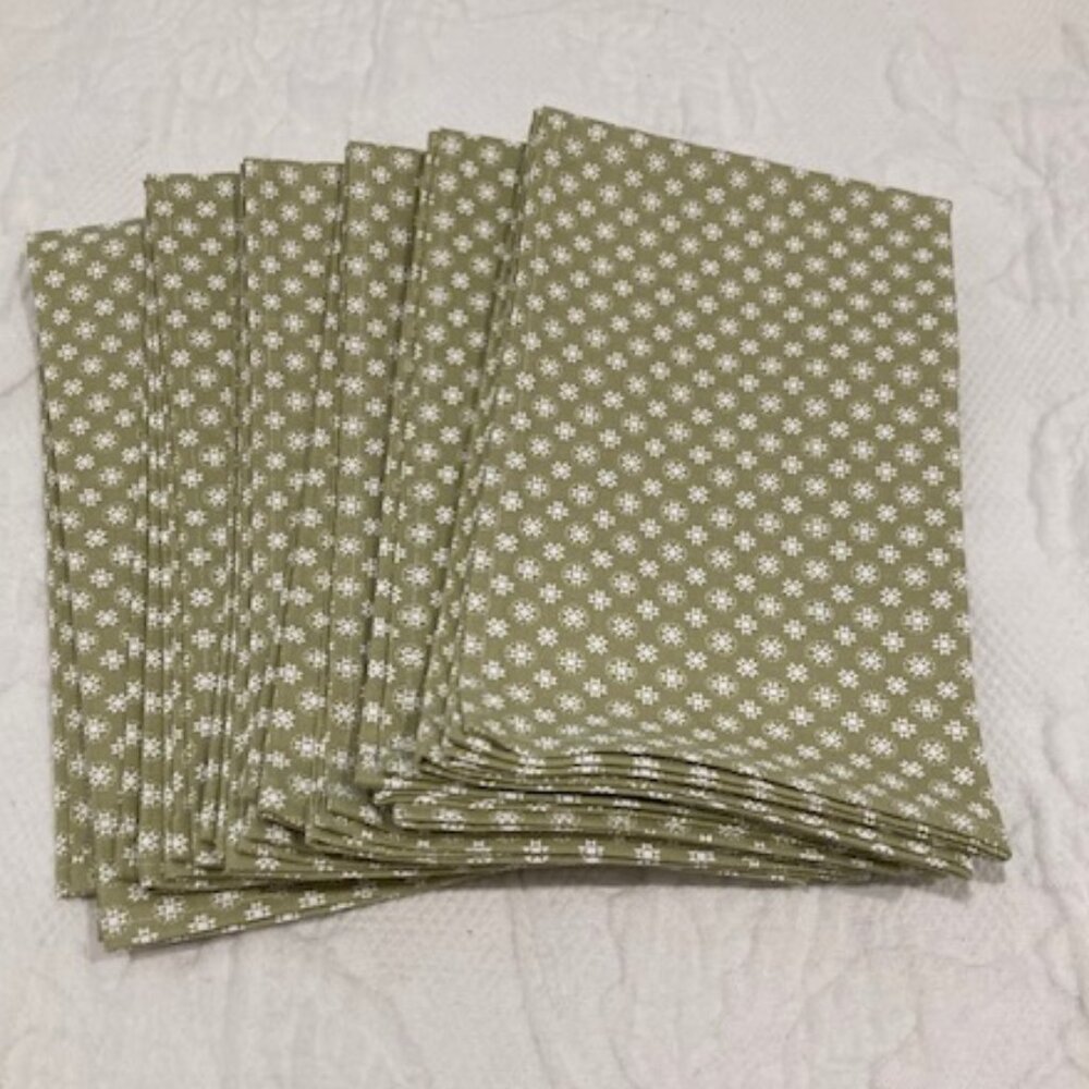 Green and White Patterned Dining Napkins - Set of 6